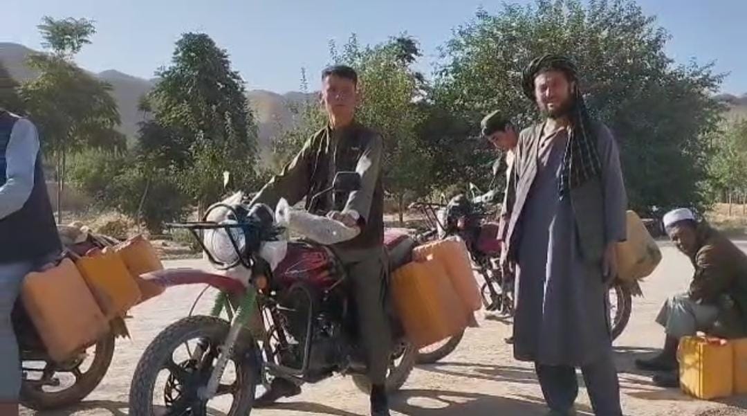 Families accessing clean water in Jawzjan, Afghanistan